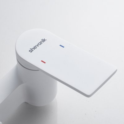 Смеситель с гигиеническим душем Shevanik S4105C-1