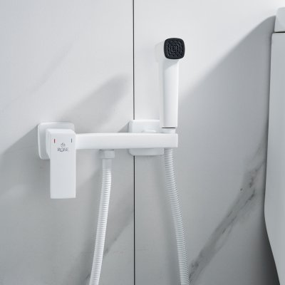 Смеситель с гигиеническим душем Rose R2805C-1