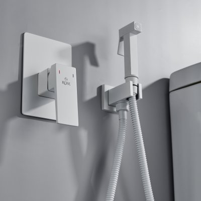 Смеситель с гигиеническим душем Rose R2805C