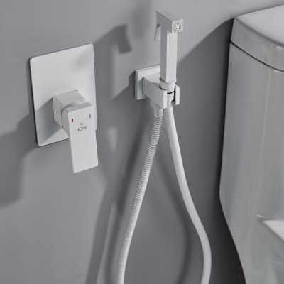 Смеситель с гигиеническим душем Rose R2805C