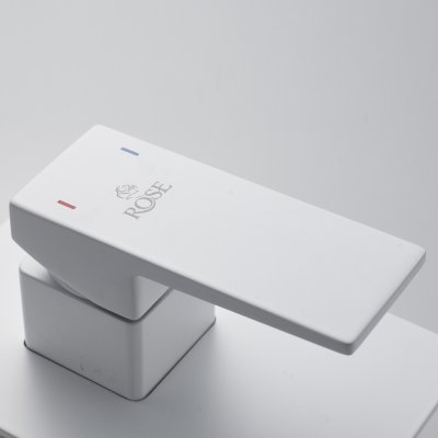 Смеситель с гигиеническим душем Rose R2805C