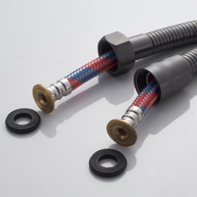 Смеситель с гигиеническим душем Shevanik S4505T