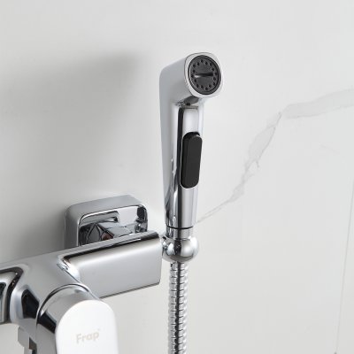 Смеситель с гигиеническим душем Frap F7586